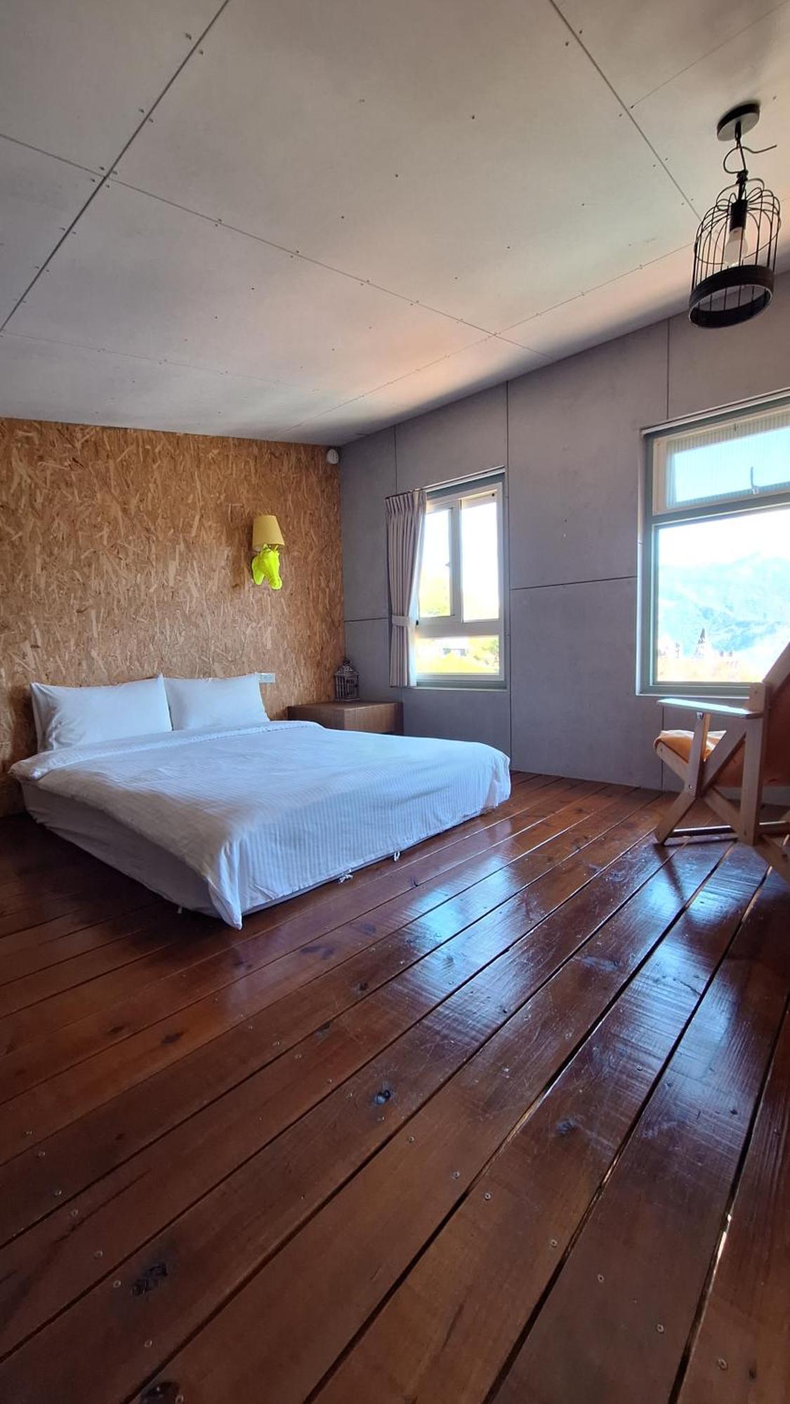 Moose & Squirrel Bed and Breakfast Renai Exteriör bild