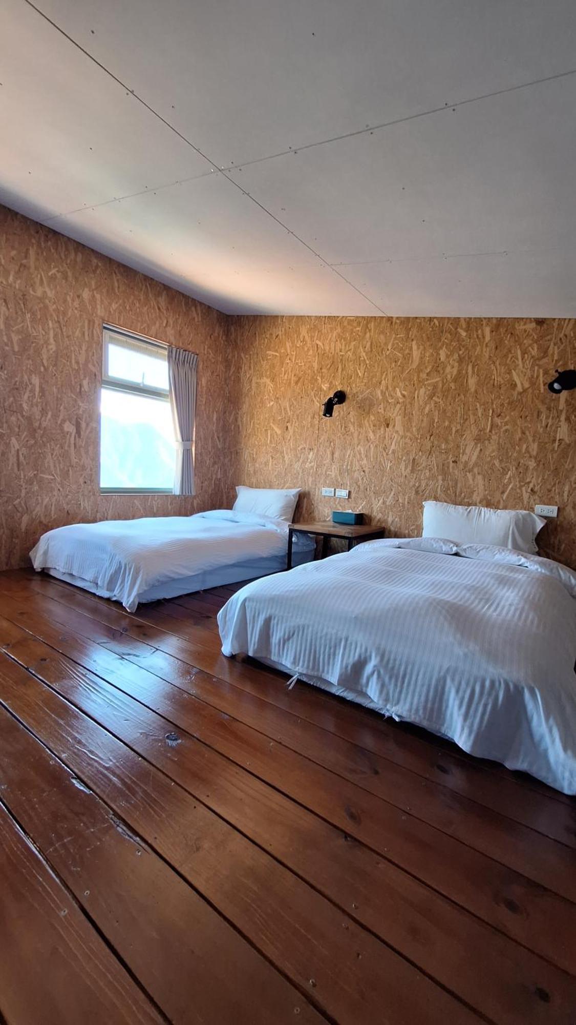 Moose & Squirrel Bed and Breakfast Renai Exteriör bild